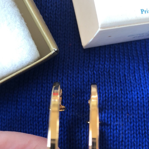 NWT vintage Avon clip Great Hoops earrings gold tone - Picture 5 of 9